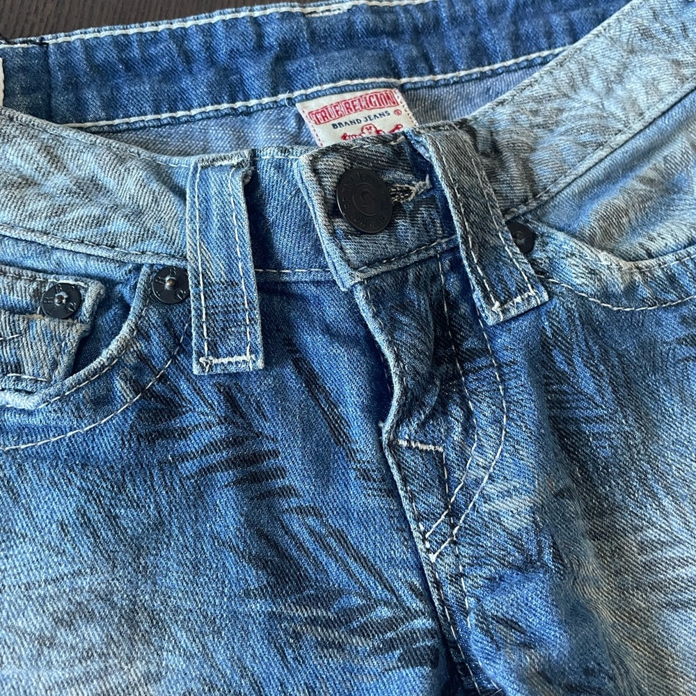 True Religion Shorts - Picture 2 of 8